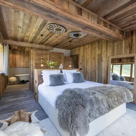 Alpine Serenity: Chalet Retreat Γκστάαντ